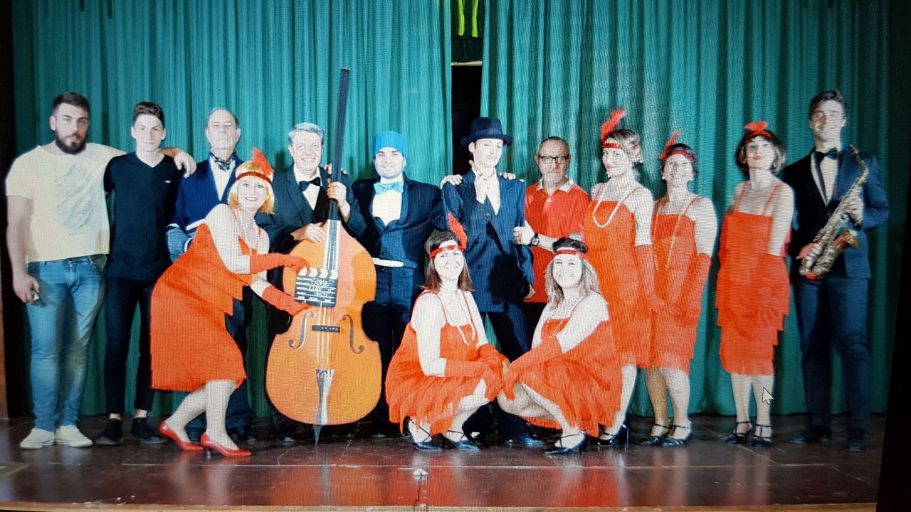 Foto di gruppo di A qualcuno piace caldo